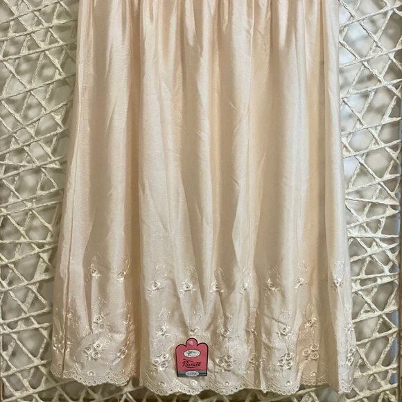 Nude/Beige half-slip NWT -Sizes M, L & XL - Picture 6 of 6